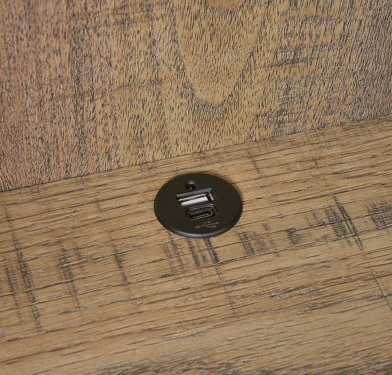 Coaster Westpark Mango USB charging outlet detail