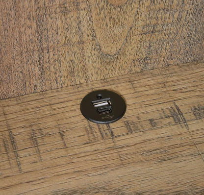 Coaster Westpark Mango USB charging outlet detail